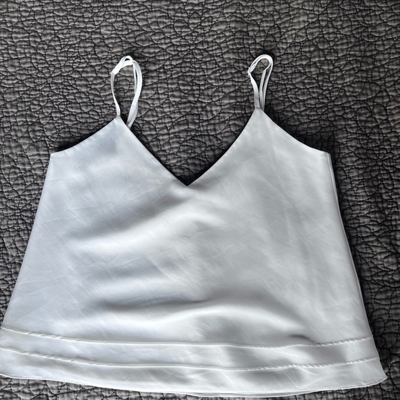 DISCOUNTED SHIPPING 📦 Aritzia Talula flowy top - Picture 1 of 6